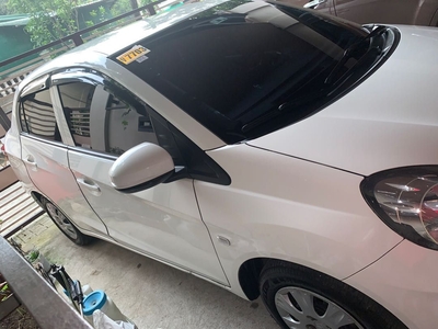 Selling White Honda Brio amaze 2016 in Quezon City