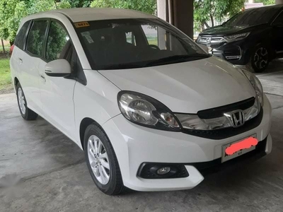 Selling White Honda Mobilio 2015 in Makati