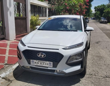 Selling White Hyundai KONA in Manila