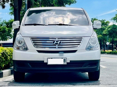 Selling White Hyundai Starex 2015 in Makati