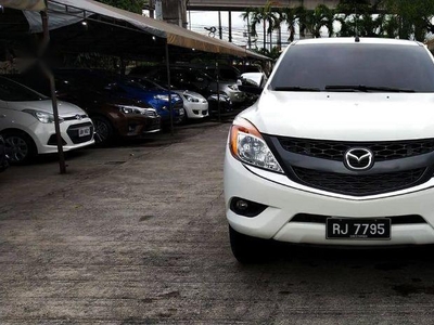 Selling White Mazda Bt-50 2016 in Cainta