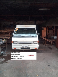 Selling White Mitsubishi L300 2015 in Caloocan