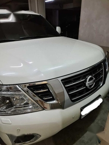 Selling White Nissan Patrol royale in Quezon City