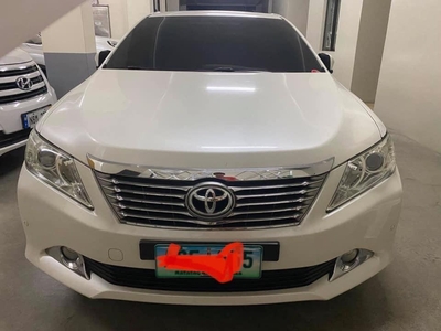 Selling White Toyota Camry for sale in Quezon City