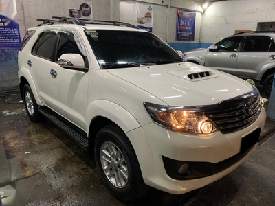 Selling White Toyota Fortuner 2014