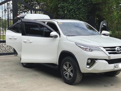 Selling White Toyota Fortuner 2018 SUV at 22000 km in Manila