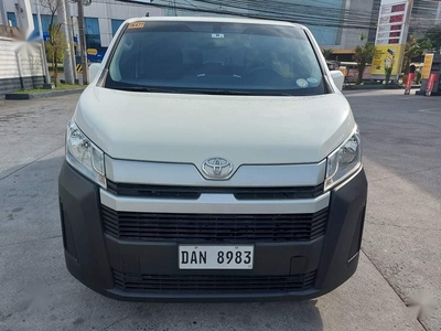 Selling White Toyota Hiace 2020 in Manila