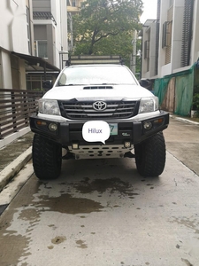 Selling White Toyota Hilux for sale in Manila