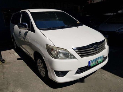 Selling White Toyota Innova 2013 in Marikina