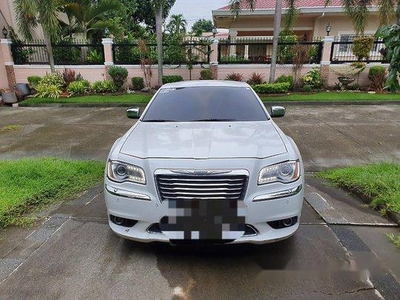 White Chrysler 300c 2014 for sale in Manila