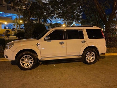 White Ford Everest 2014 for sale in Pasay