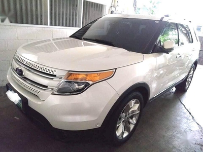 White Ford Explorer 2013 for sale in Pasig
