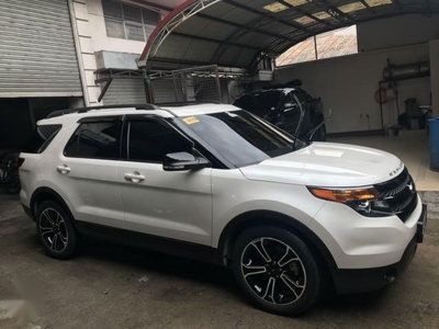 White Ford Explorer 2015 for sale in Caloocan