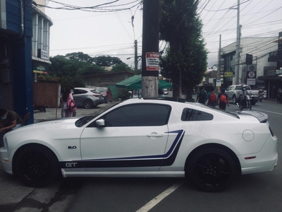 White Ford Mustang for sale in Calamba