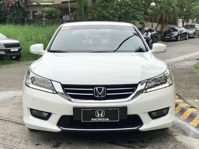 White Honda Accord for sale in Muntinlupa