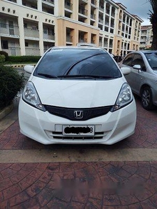 White Honda Jazz 2013 at 43000 km for sale