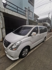 White Hyundai Starex for sale in Quezon City