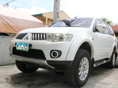 White Mitsubishi Montero 2013 for sale in Manila