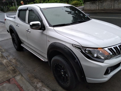 White Mitsubishi Strada for sale in Batangas