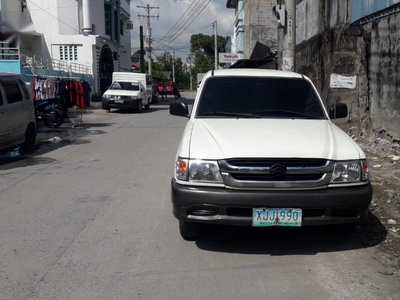 White Toyota Hilux 2003 for sale in Angeles