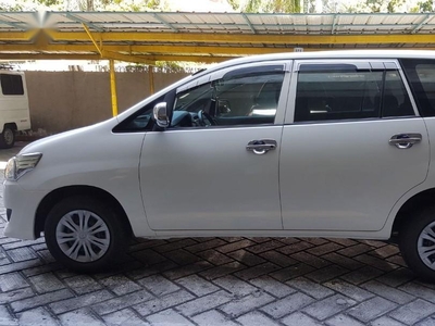 White Toyota Innova 2014 for sale in Caloocan