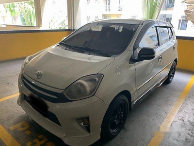 White Toyota Wigo 2016 at 45000 km for sale