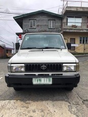 Selling White Toyota tamaraw in Manila