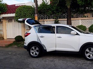 White Kia Sportage 2011 at 65000 km for sale