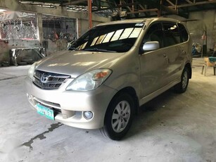 For sale Toyota Avanza 1.5g matic.