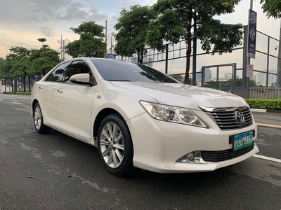 Pearl White Toyota Camry 2013 for sale in Pasig