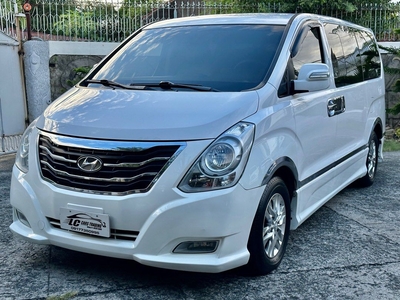 Sell White 2014 Hyundai Grand starex in Parañaque