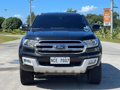 Selling White Ford Everest 2016 in Parañaque