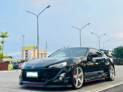 Selling White Toyota 86 2013 in Manila