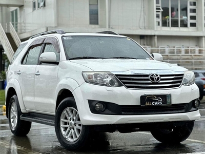 Selling White Toyota Fortuner 2012 in Makati