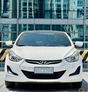 White Hyundai Elantra 2014 Sedan at Manual for sale in Manila