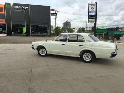 1970 Toyota Crown pearl white 2.0 5r Engine Manual