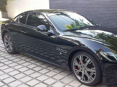 Black Maserati Granturismo 2014 at 18000 km for sale