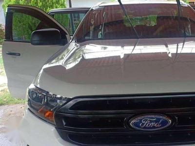 For assume Ford Everest 2016 Ambiente AT.