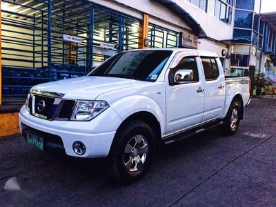 RUSH SALE Nissan Navara 2013 top of the line LE AT