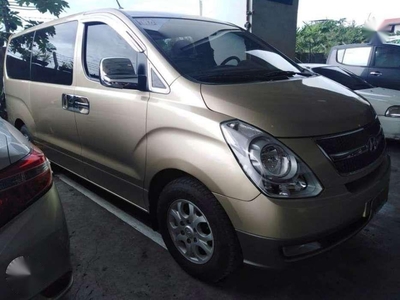 Selling Hyundai Starex gold 2012mdl automatic