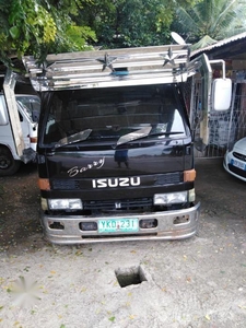 Selling Isuzu Elf 2009 Manual Diesel in Cebu City