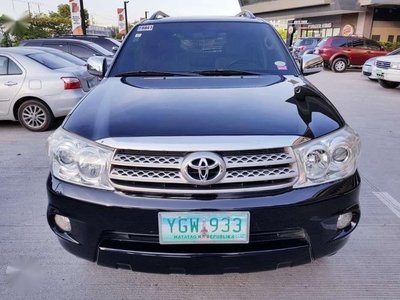 Toyota Fortuner G 4x2 AT 2010 - 720K NEGOTIABLE!