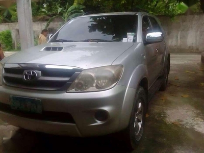 Toyota Fortuner V 2006mdl 4x4 automatic top of the line diesel