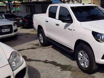 White Toyota Hilux 2019 Manual Gasoline for sale