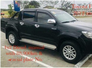 Black Toyota Hilux 2012 for sale in Manual