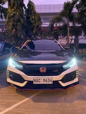 Sell White 2016 Honda Civic in Pasig