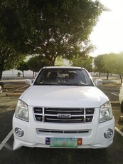 Sell White Isuzu D-Max in Quezon City