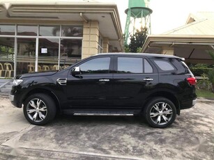 Selling Black Ford Everest 2017 in Taguig