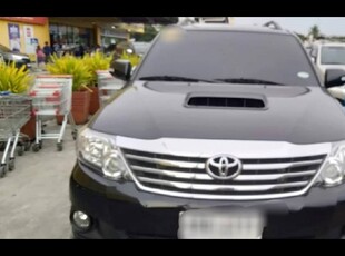 Selling Black Toyota Fortuner 2014 SUV / MPV in San Leonardo