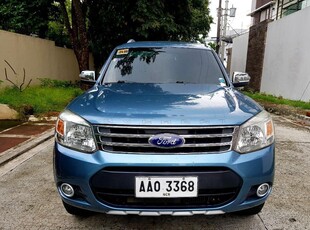 Selling Blue Ford Everest in Makati